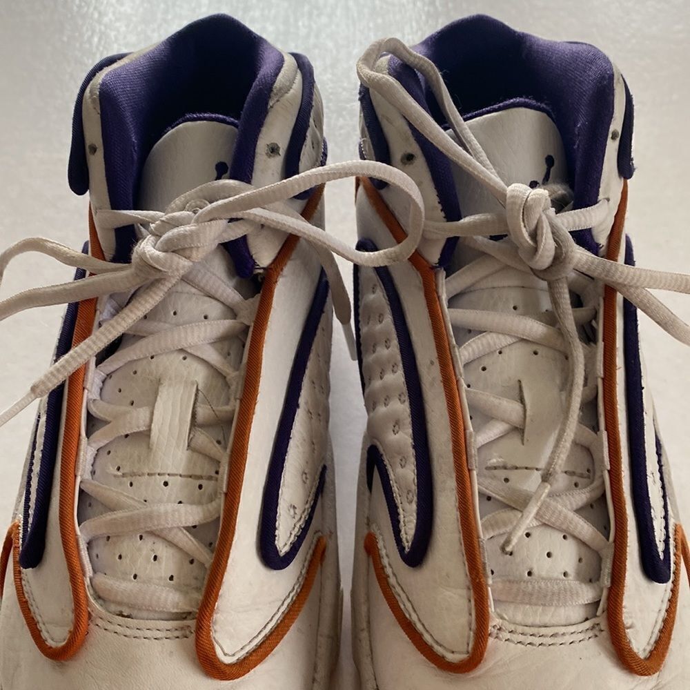 JORDAN Women’s White Leather Sneakers Size 7 - Picture 2 of 11